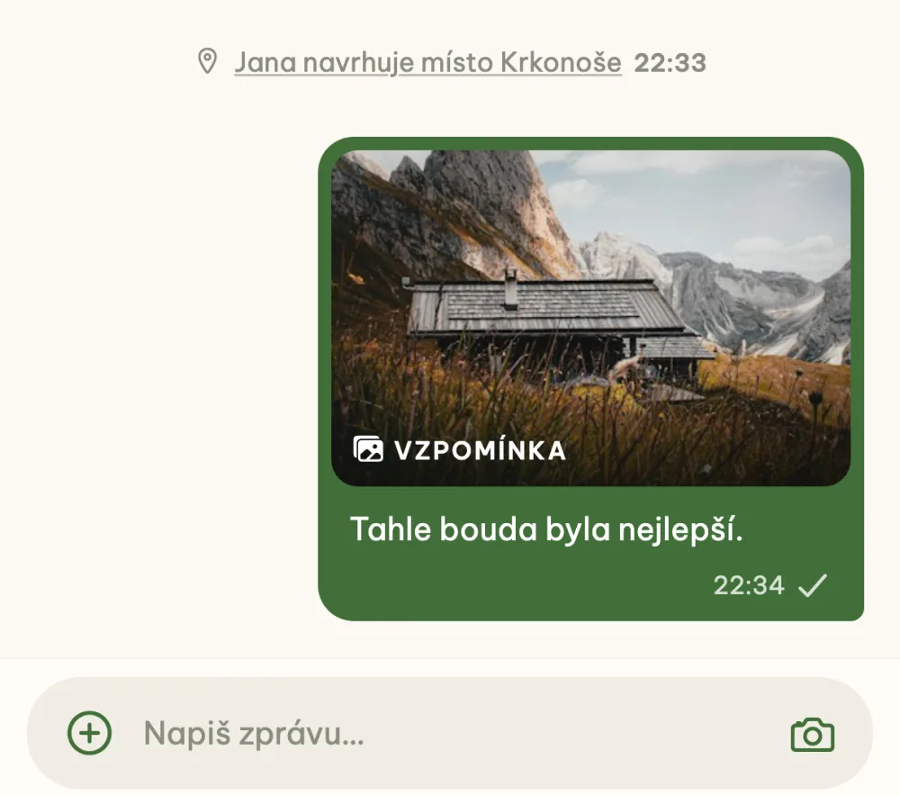 Zpráva v chatu akce s náhledem fotky a štítkem Vzpomínka